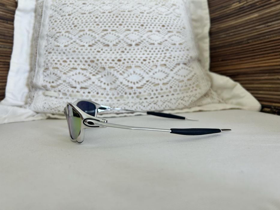 Óculos juliet prateados e rosas (metal)