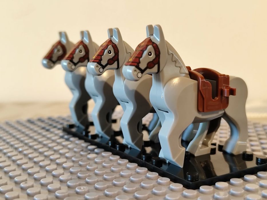 Minifigurki Konie 4 sztuki kompatybilne z Lego