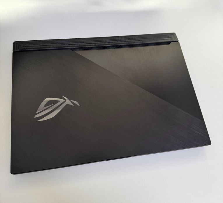 ASUS ROG Strix G731GW RTX 2070 | i7-9750H | 17,3 | 16 GB RAM | 512 GB
