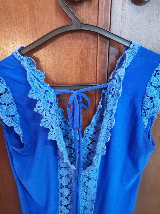Body com renda e atilho atrás