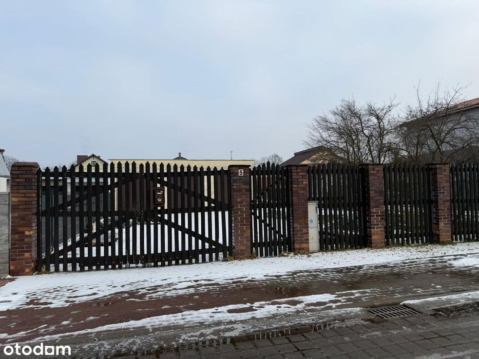 Działka z garażami na Starym Żabnie na sprzedaż - ul. Wrzosowa