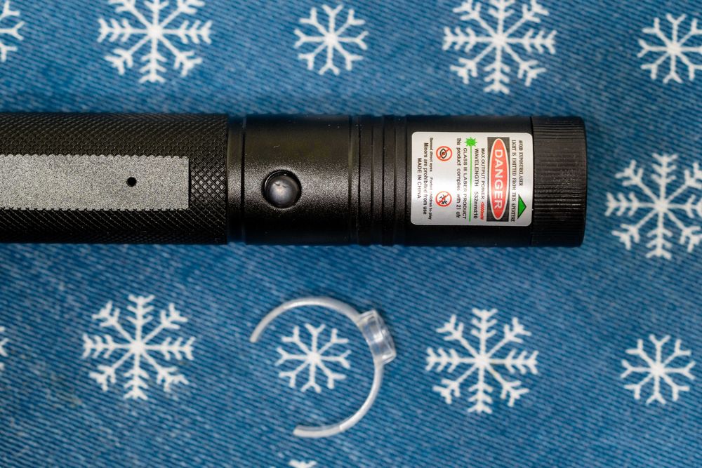 laser verde com carregamento via USB