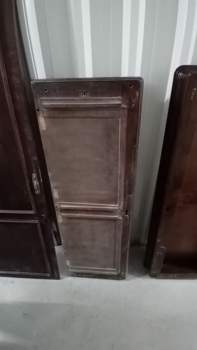 Roupeiro antigo desmontado