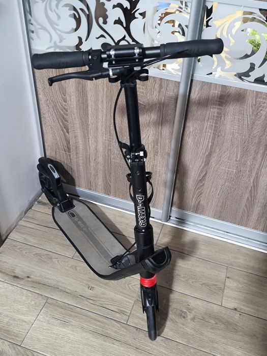 Продам самокат D-Max 9