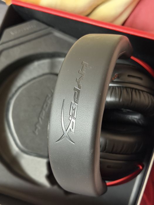 Беспроводные  наушники HyperX Cloud II