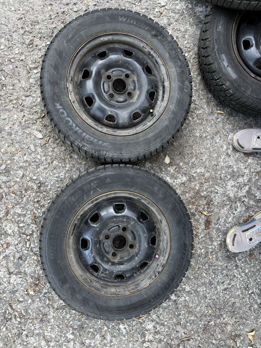 Диски вместе с шинами зимние hankook 175/70 R14