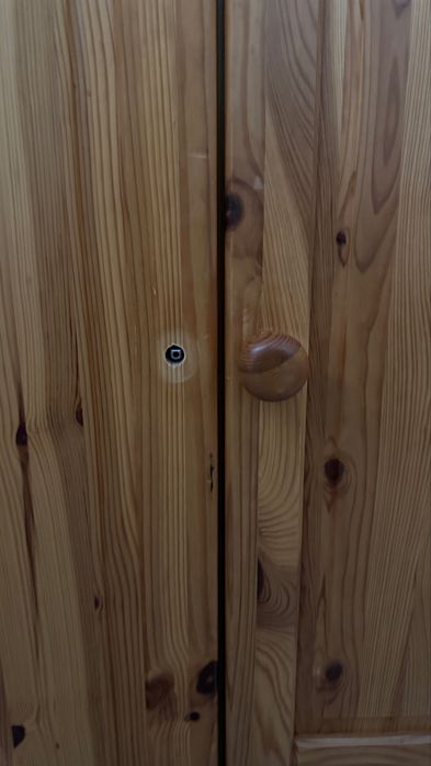 Szafa sosnowa duża – lite drewno