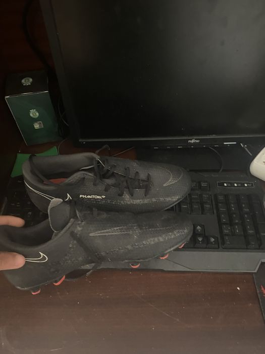 Chuteira da nike nova.