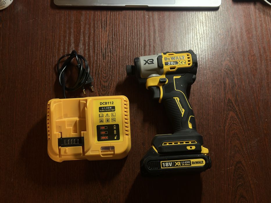 Komplect/zestaw Dewalt DCF845 + Bateria 2Ah + ladowarka
