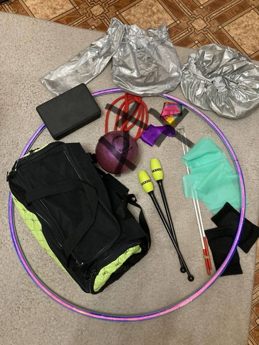 Предмети для художньоі гімнастики обруч булави мʼяч