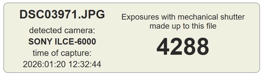 Sony a6000 + dodatki + lampa