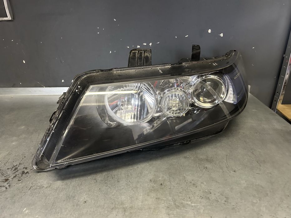 Lampa lewa przód Honda Accord VII lift 05-08r. xenon Europa oryginał