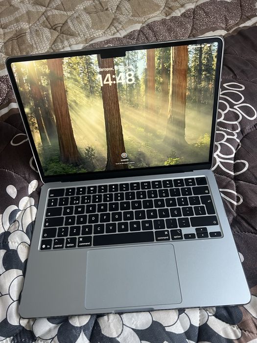 Macbook Air m4 pouco uso
