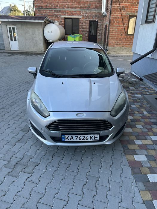 Ford fiesta 2019 рік 1.6 газ/бенз