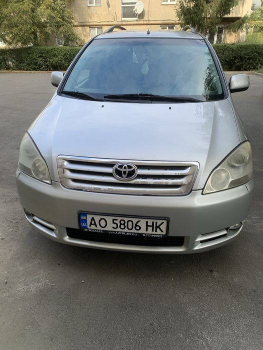 Тойота Авенсіс Версо / Toyota Avensis Verso