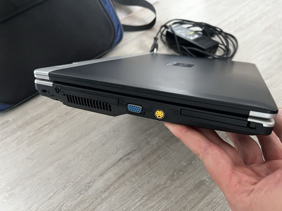 Laptop Fujitsu Siemens Amilo Pro + torba