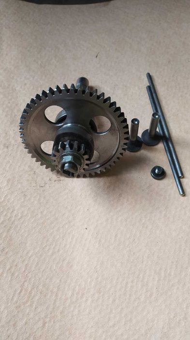 Розподільний вал в зборі - на двигун R175, R180