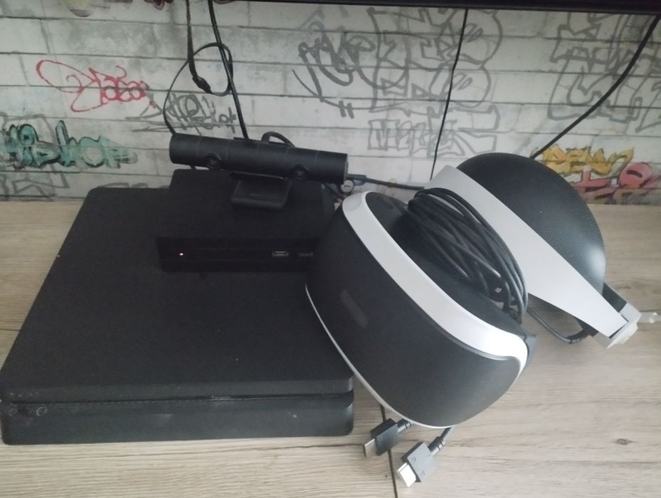 Playstation 4 plus gogle VR