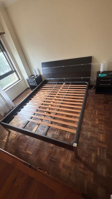 Cama e cabeceiras