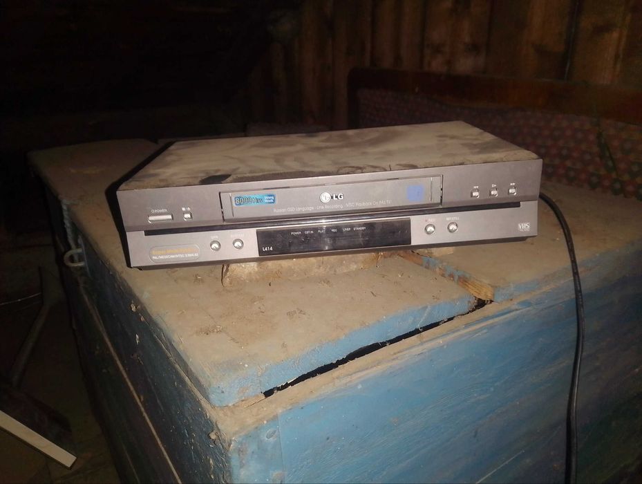 Відеомагнітафон LG