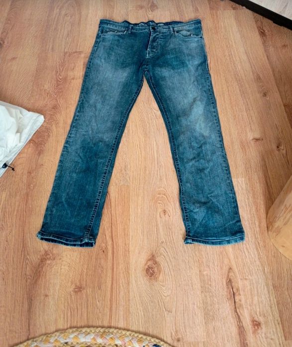 Spodnie jeansowe