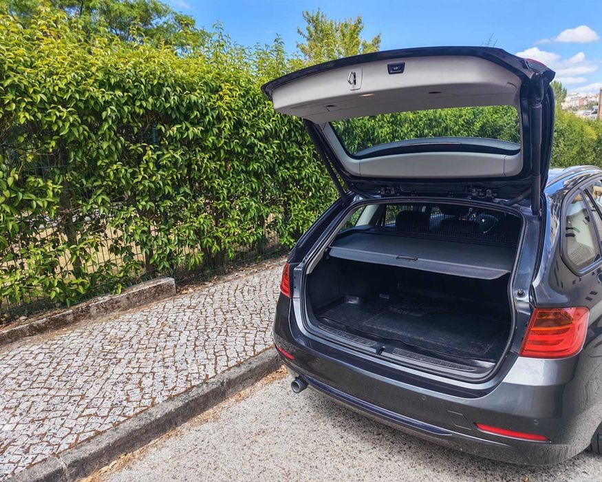 BMW 318d Touring Sport Line — Nacional | Bi-Xénon | Sensores Est. | Barras Tejadilho