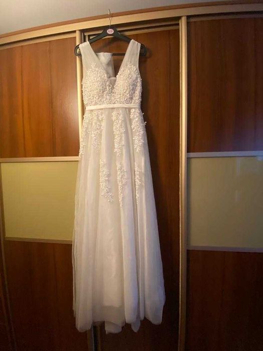 Продам весільну сукню