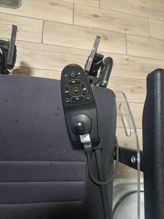 Sprzedam używany wózek inwalidzki akumulatorowy Vermeiren