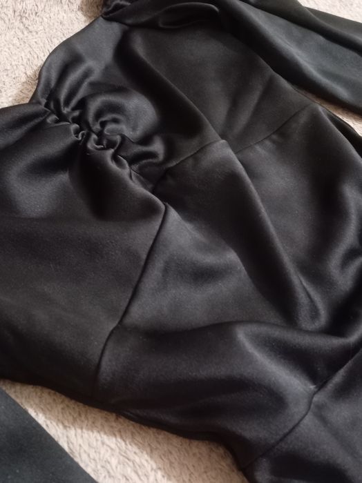 Чёрное новогоднее платье