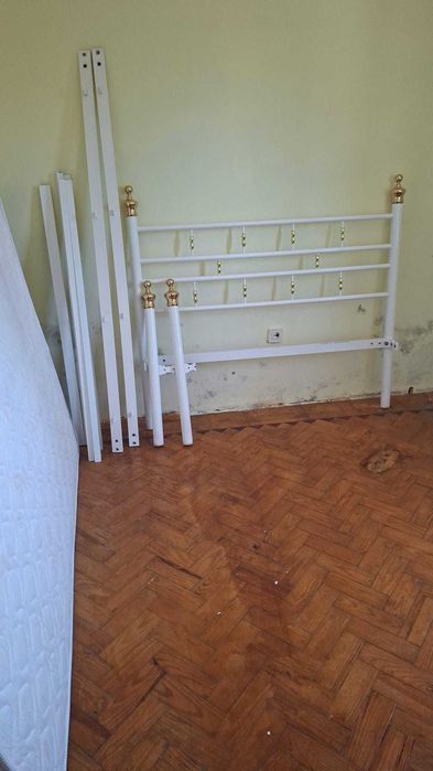 Cama de casal em ferro