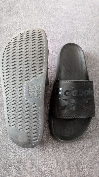 Klapki Reebok 37,5