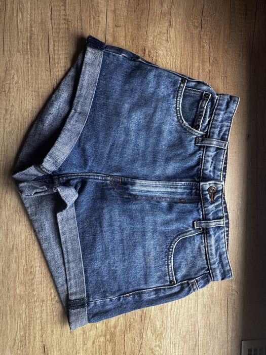 Джинсові шорти жіночі