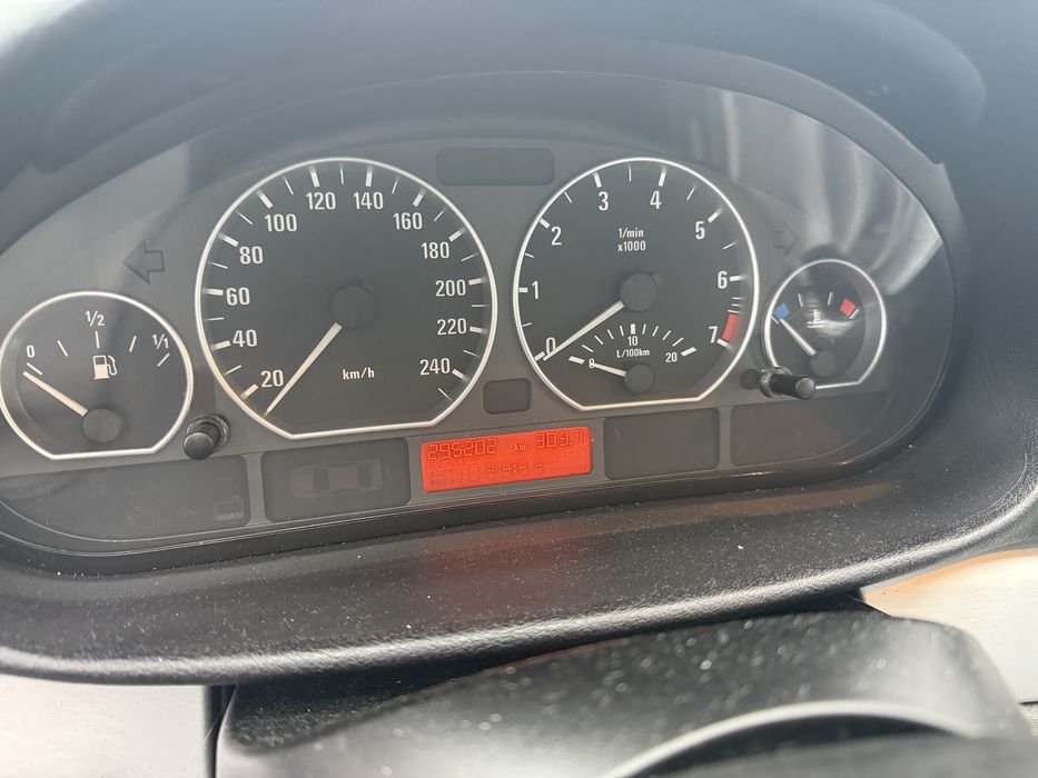 Bmw e46 sedan 318i lift zdrowa karoseria uszkodozny silnik.