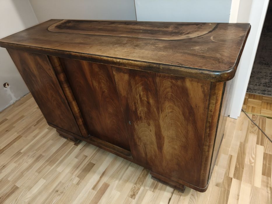 Sprzedam komodę do renowacji.