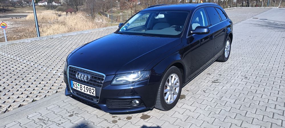 Sprzedam ładne Audi A 4 B8 2.0 TDI  2011r.