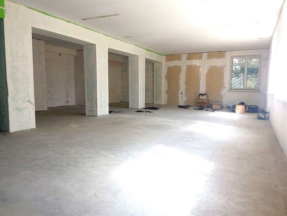 Комерція на фасаді продаж 830 м2