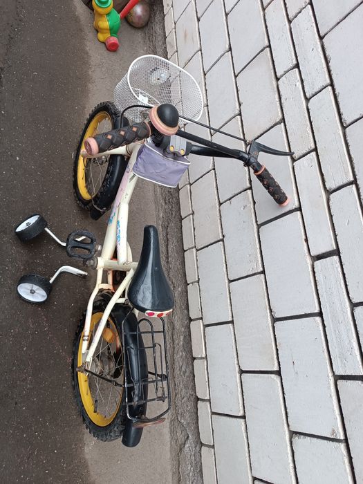 Дитячий велосипед.