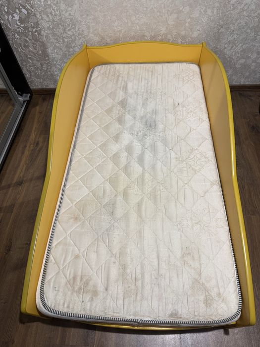 Кровать машина детская