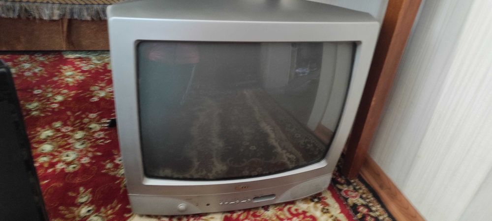 Продам Телевизор LG cf 20 j50 k