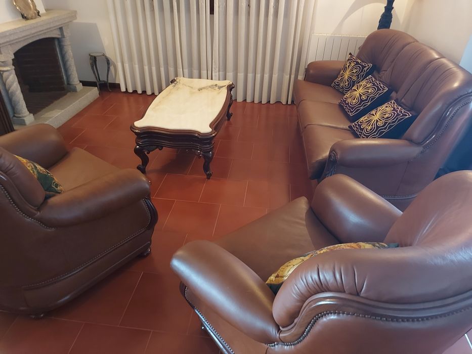 Conjunto de Sofás em Pele