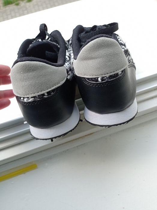 Buty damskie sportowe