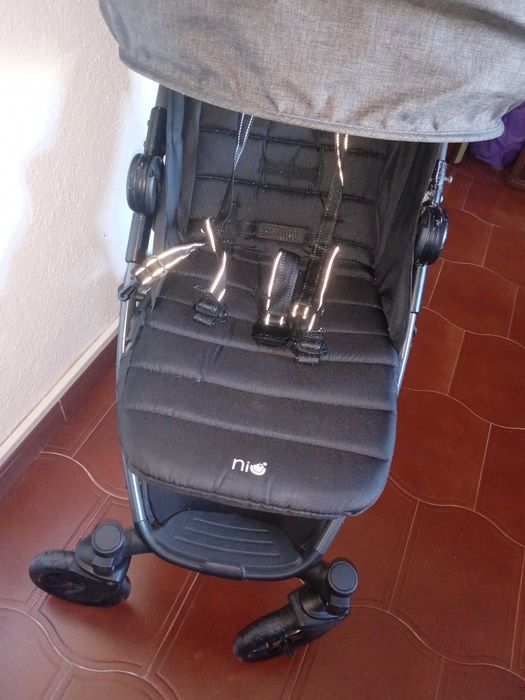 Carrinho Bebé NIU em Excelente Estado - Conforto e Estilo - COMO NOVO!