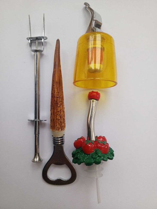 Дозатор для пляшки, гейзер, відкривачка, механічна виделка.