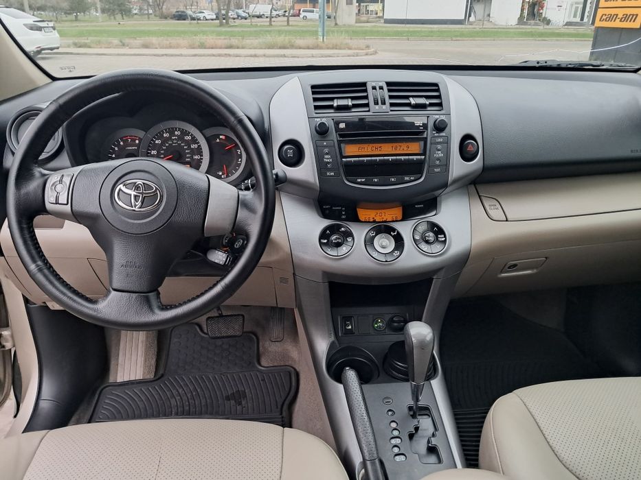 Продам Toyota  RAV 4. 3.5 мотор