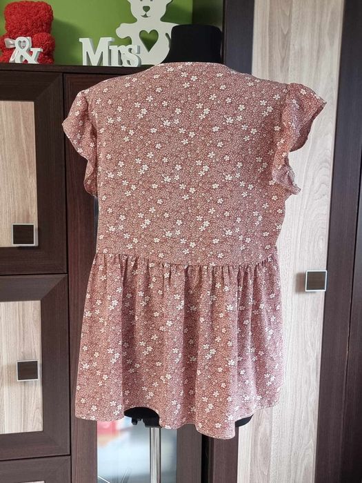 Bluzeczka na krótki rękawek dekolt w serek rozmiar XL 42