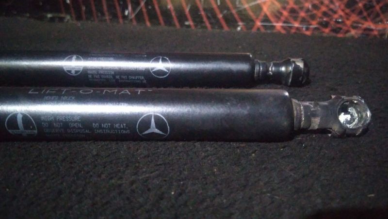 Amortecedores Da Mala Mercedes-Benz E-Class (W210)