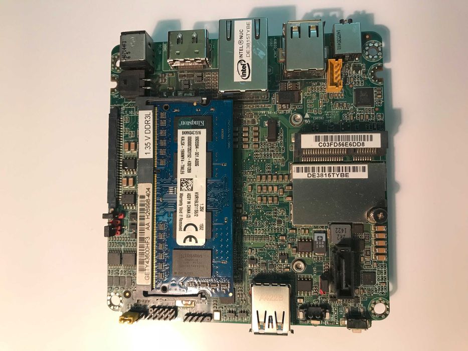 плата mini-PC: проц і відео на борту, ОЗУ 2GB DDR3, 100X100mm, Intel.