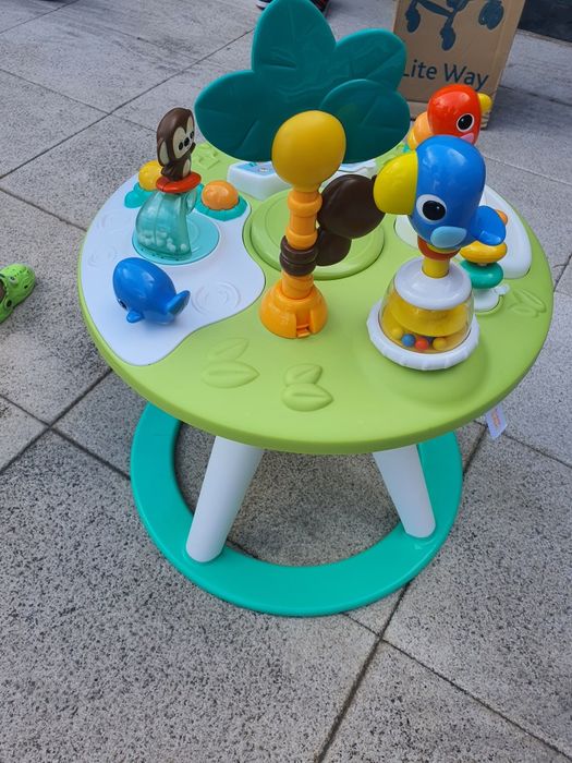 Mesa de brincar para bebes com cadeira giratória