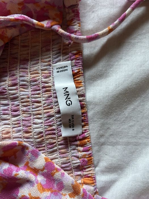 vestido colorido, com pouquissimo uso.