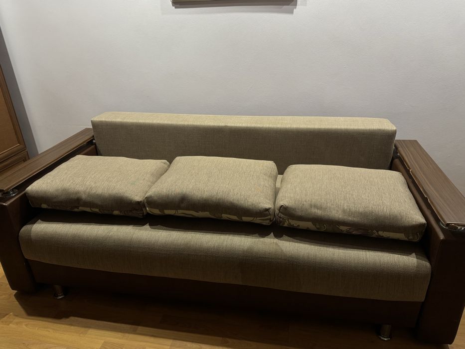 Диван розкладний у вітальню